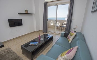 One Bedroom Apartment with Balcony Sea View